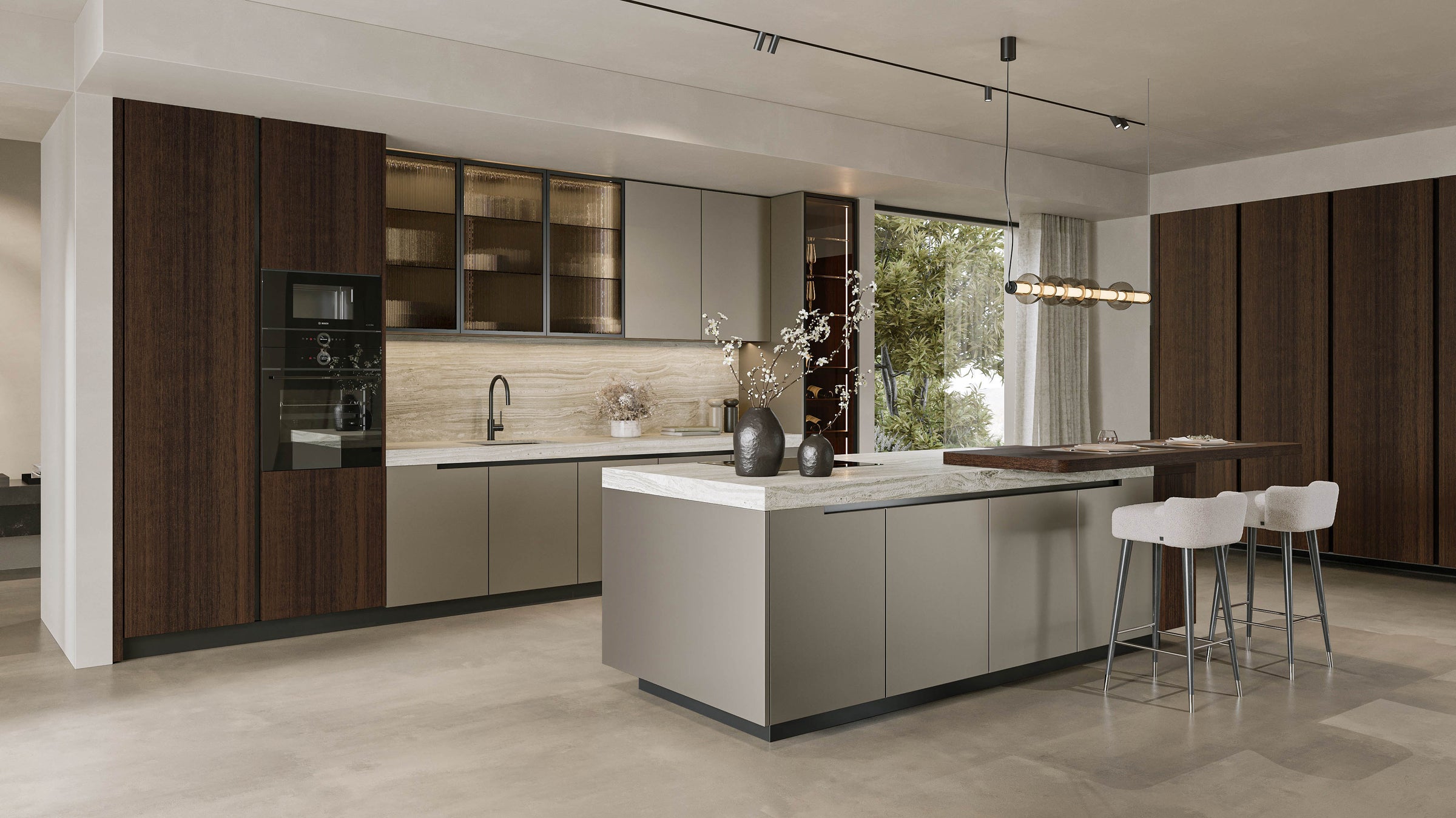 Cozinha por medida Bardi da Vercelli com ilha central, acabamentos em madeira escura e pedra clara, num design contemporâneo.